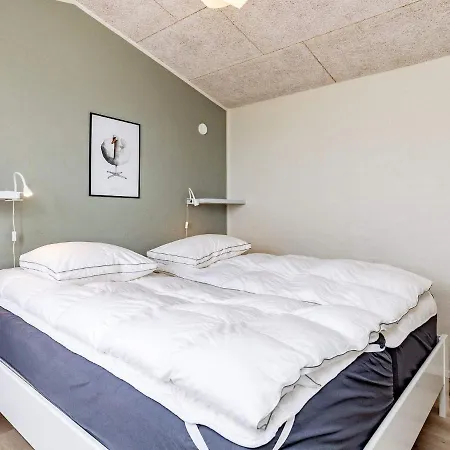 X Holiday home *